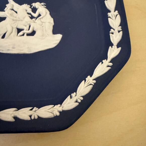 Vintage Wedgwood Dark Blue Jasperware Trinket Dish Octagonal Neoclassical Relief - Picture 2 of 5
